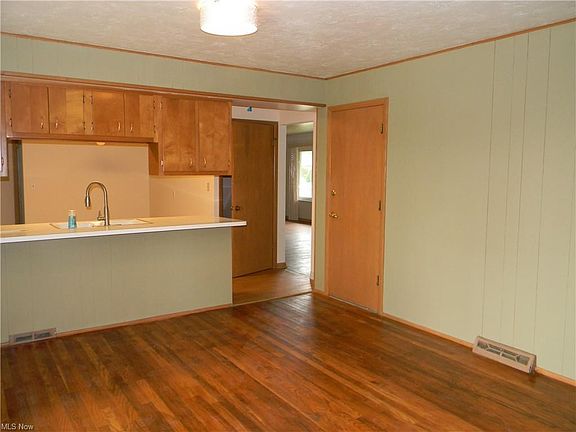 5th image of 5256 E 104th St