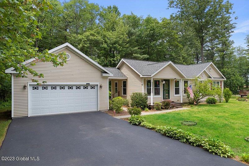 3rd image of 17 Iris Avenue