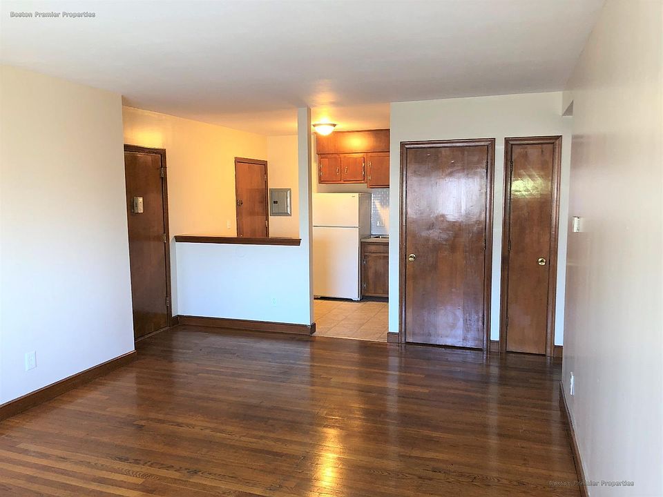 1st image of 580 Bridge St APT 23