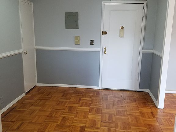 3rd image of 20 Shady Glen Ct APT 2A