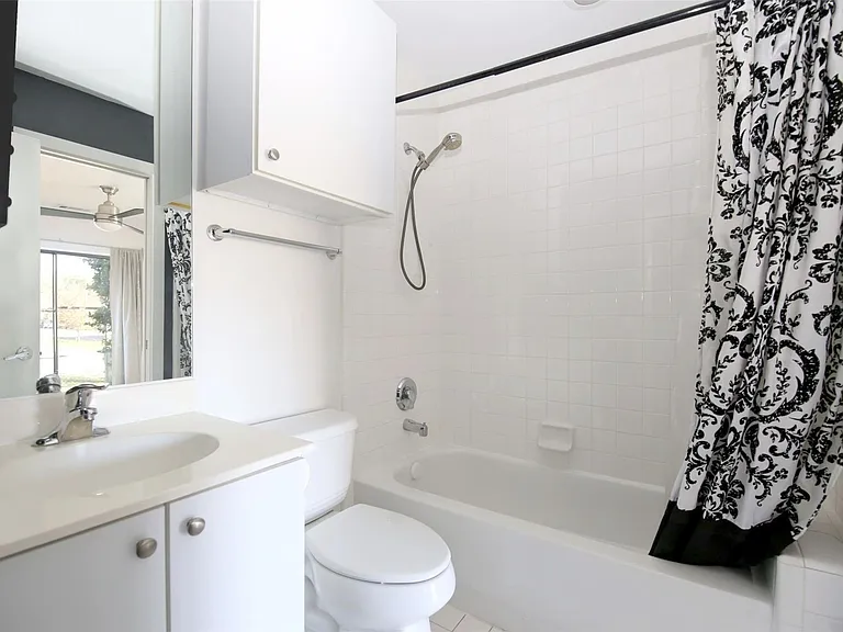 2819 Crawford St — Photo 21