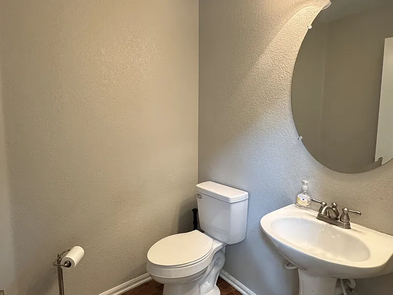 2390 Broadleaf Loop — Photo 10