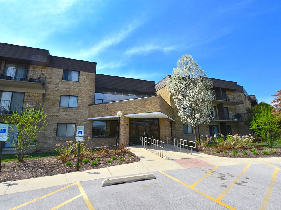 1st image of 5550 Astor Ln APT 109