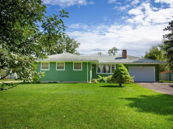 1109 Locust St, Marshall, IL 62441