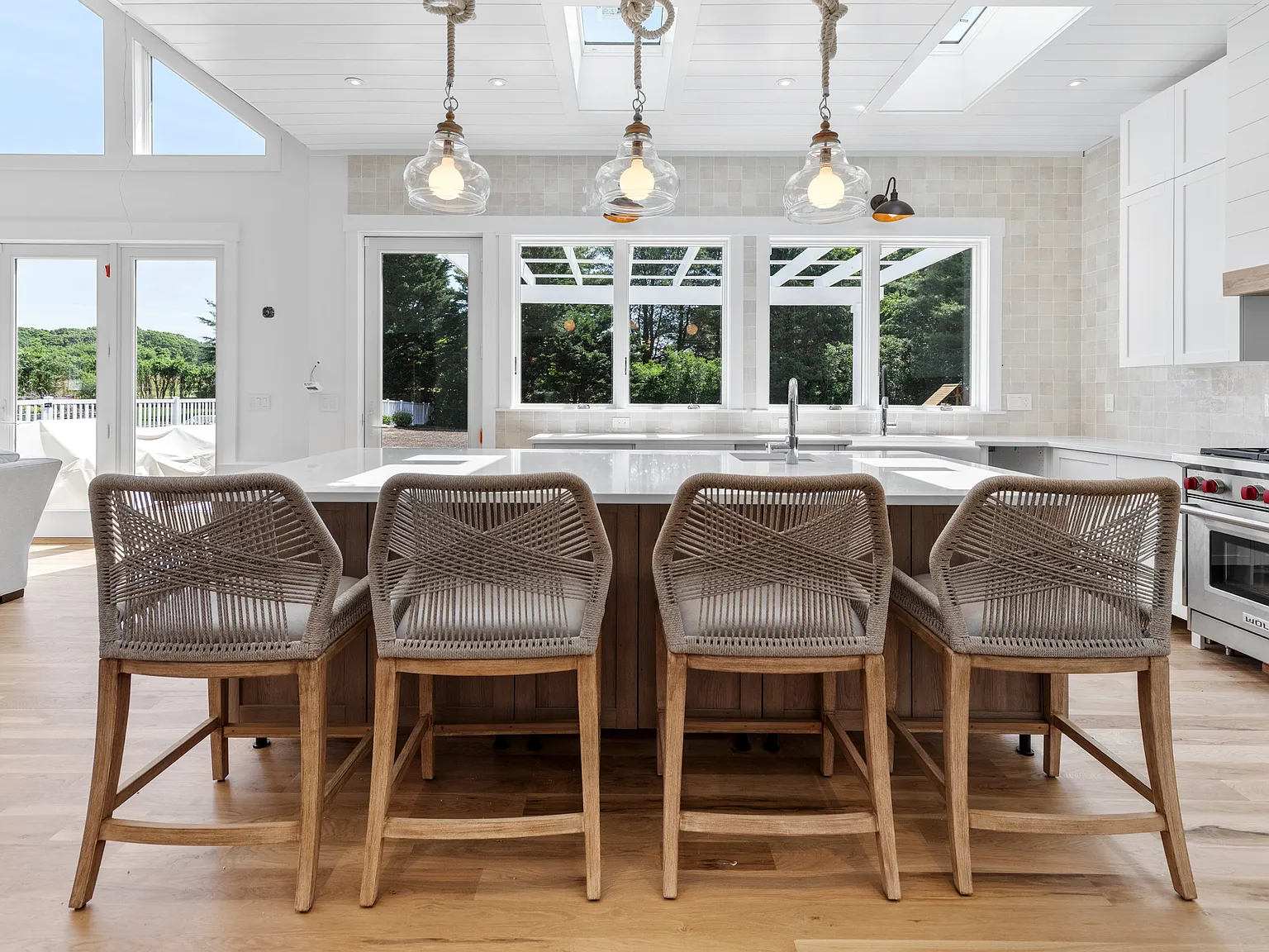 New Construction Summer Oasis in Water Mill close to town & beach — Photo 4