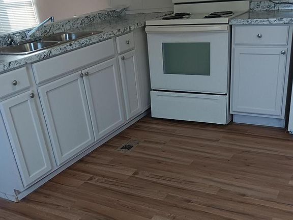 4th image of 9057 N Double Rock Rd