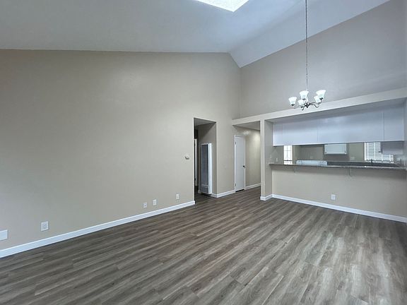 3rd image of 750 & 758 N Gaviota Ave #750-9