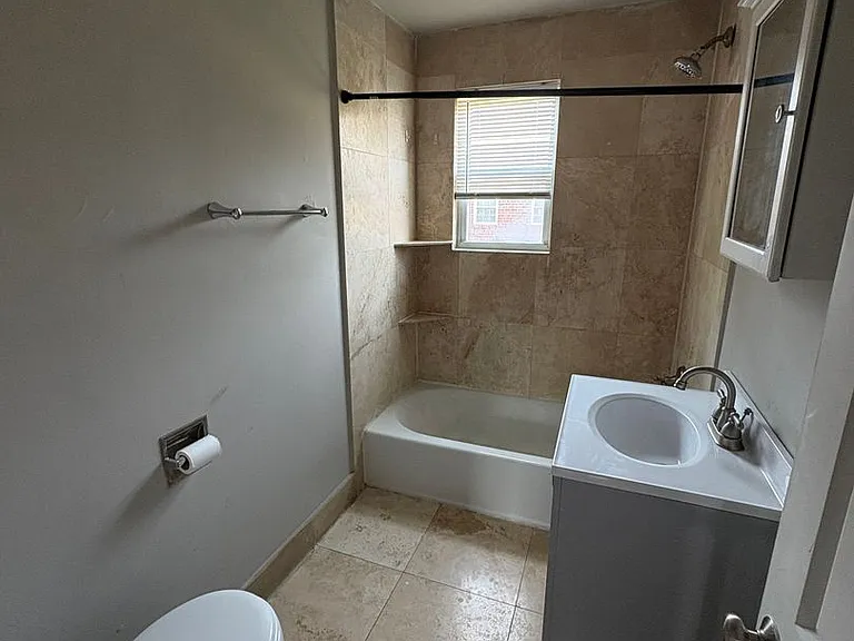 210 Trinity Ave — Photo 23