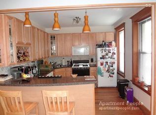 1734 W School St, Chicago, IL 60657