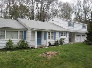 37 Pole Bridge Rd, Scituate, RI 02857