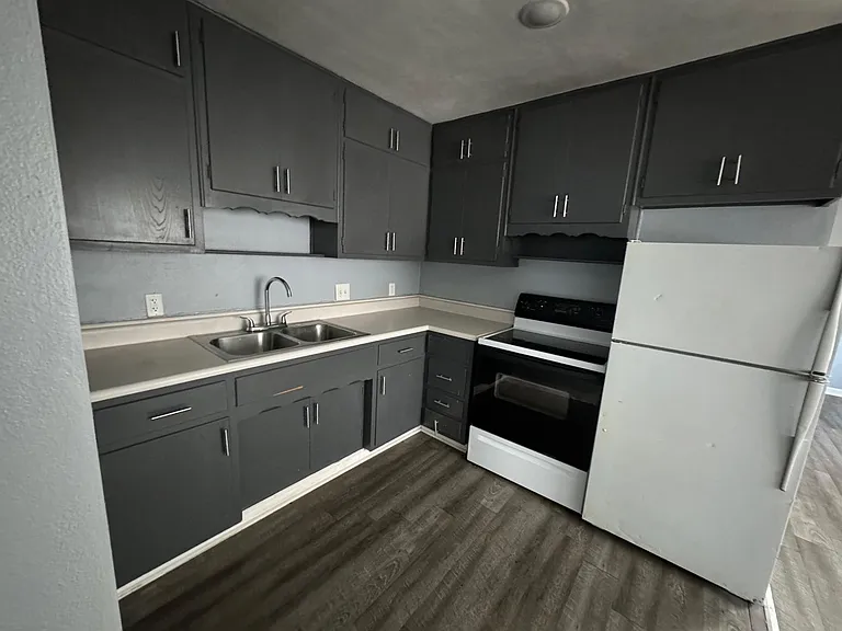 Parkside Living Apts — Photo 7