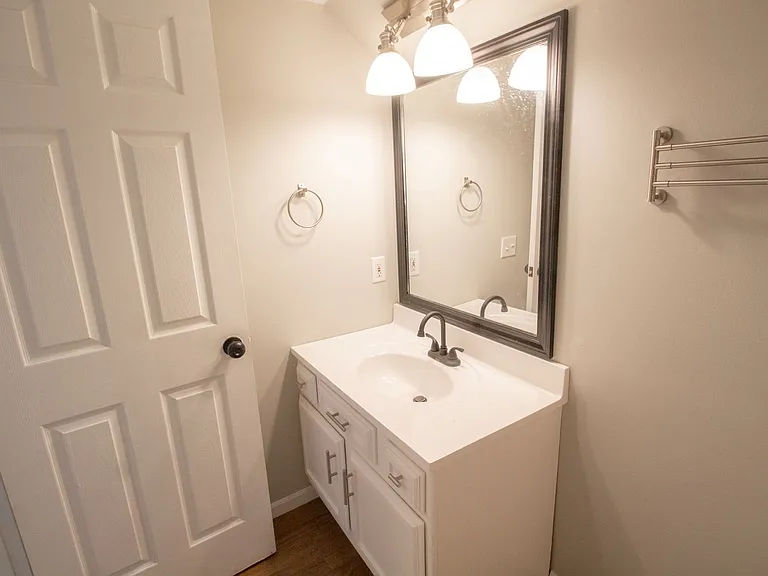 1509 Olympic Blvd — Photo 14