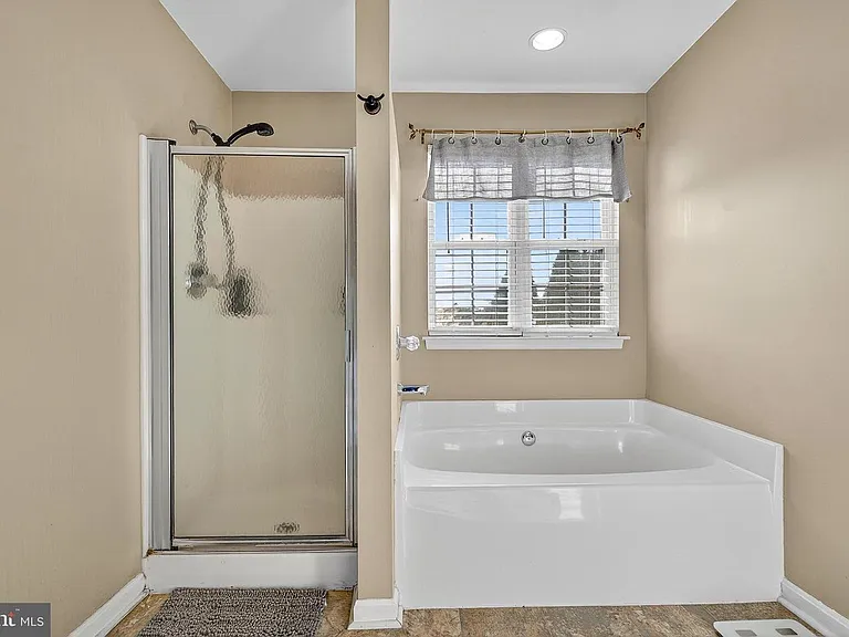 27 Planetree Dr #1 — Photo 16