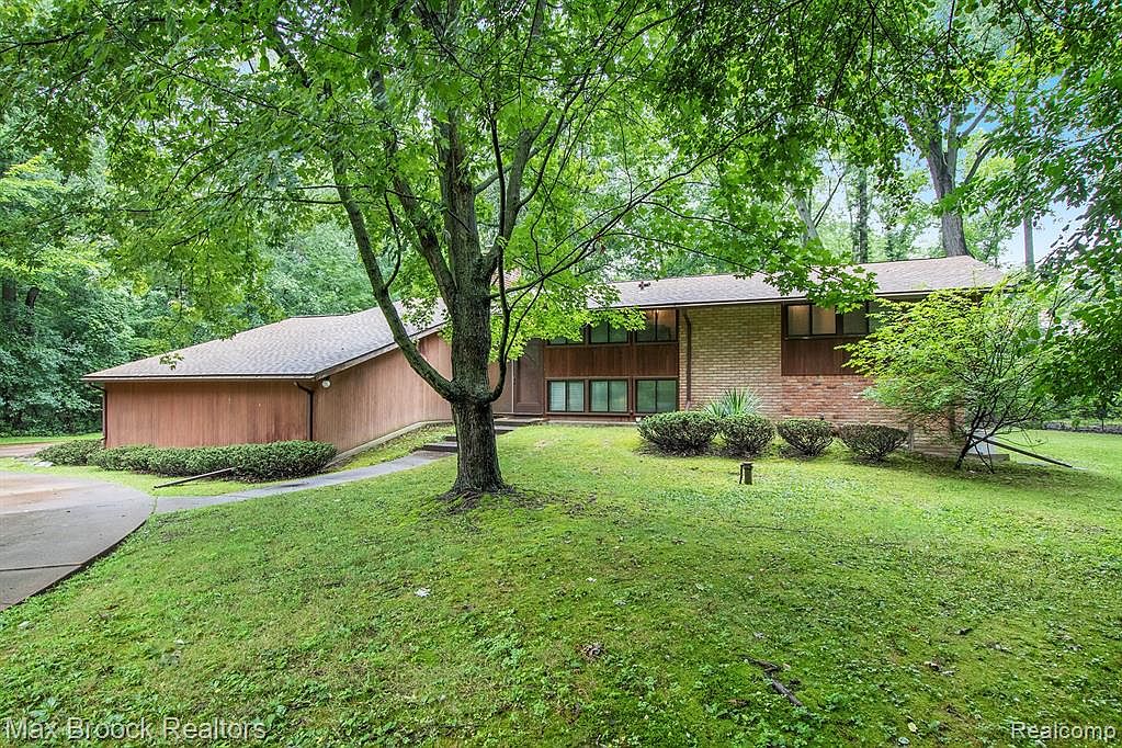 31435 Fromm Ct, Bingham Farms, MI 48025 Zillow