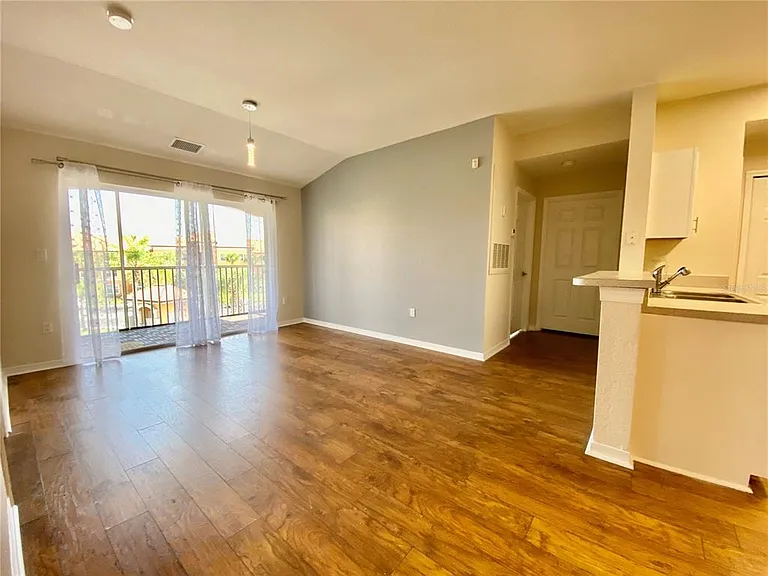 5467 Vineland Rd #6301 — Photo 8