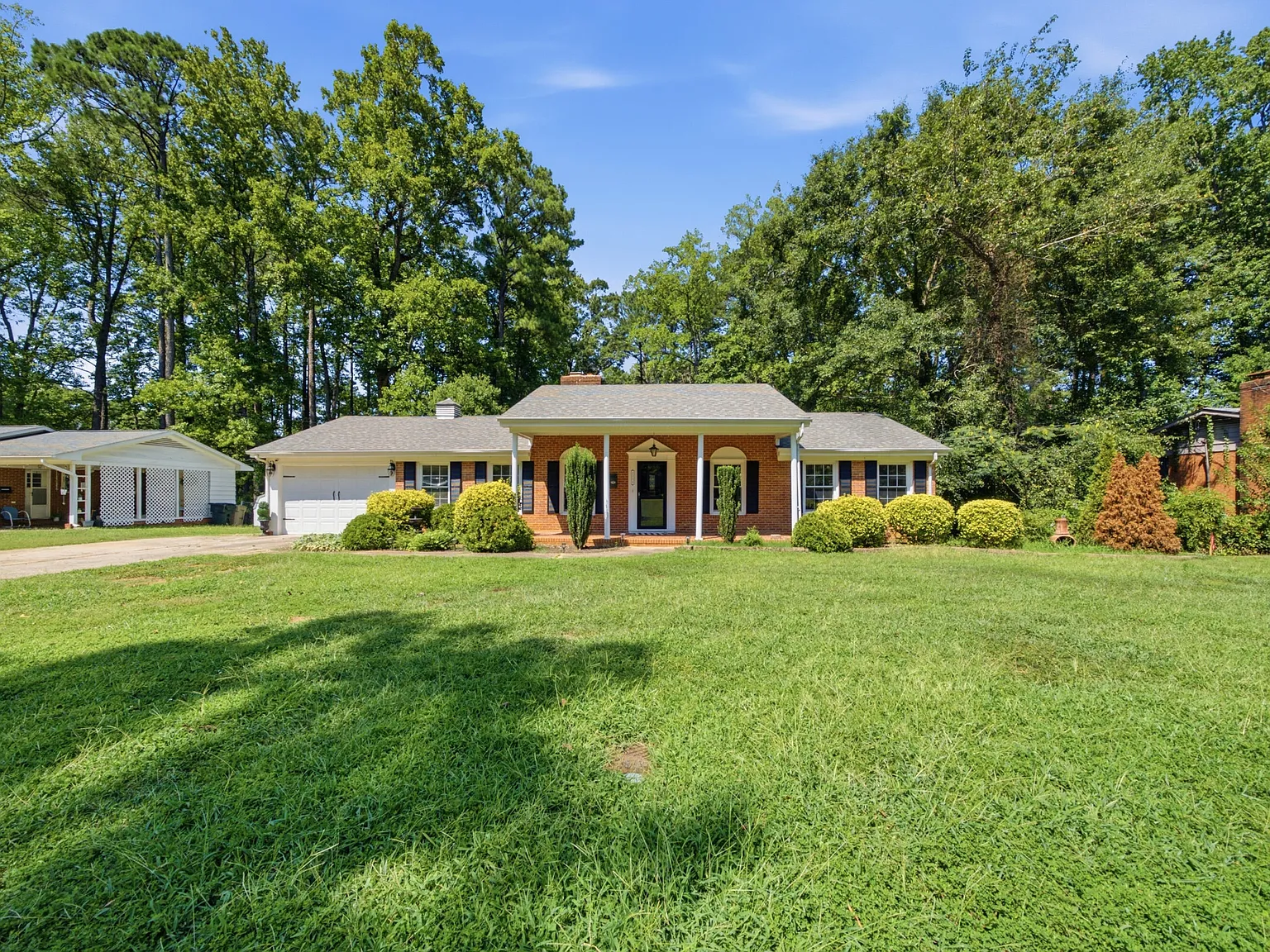 3 bed, 2.5 bath, $2,050 — Photo 1