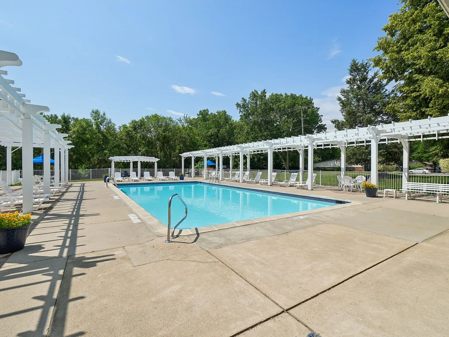 Beachwood Townhomes of Harrison Township — Photo 4