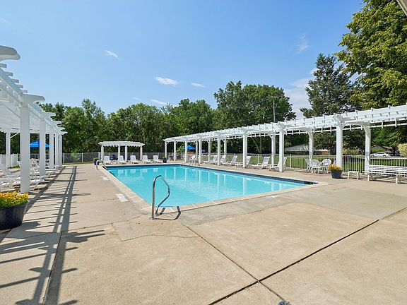 4th image of 38001 Club House Ln #F103