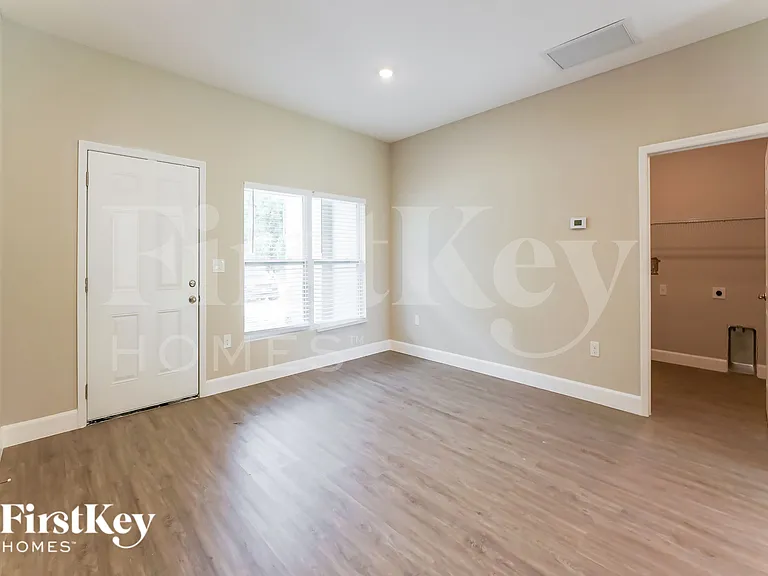 3247 Halblum Ave SE — Photo 2