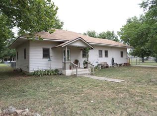 303 E Clark St, Oxford, KS 67119