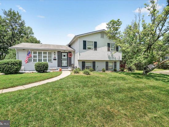 14208 London Ln, Rockville, MD 20853