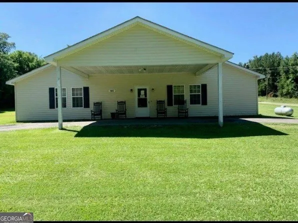 144 Knight St, Irwinton, GA 31042