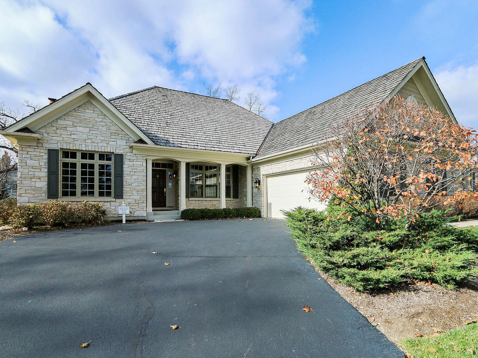 1720 Tall Pine Way, Libertyville, IL 60048 | Zillow