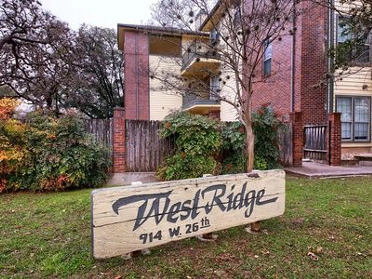 Prelease 8/15/2025 2 Bed 2 Bath — Photo 2