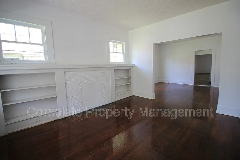 4 bed, 2.0 bath, 1907 sqft, $1,250 — Photo 3