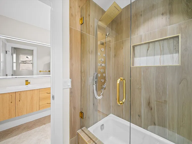 250 Bruton Way — Photo 42