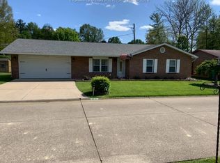 223 Sunset Dr, Hurricane, WV 25526