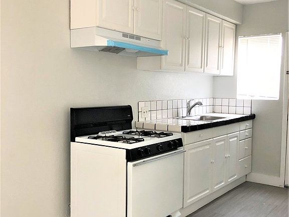 4th image of 431 Dawson Ave APT 03