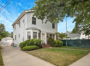 146 Franklin St, Elmont, NY 11003