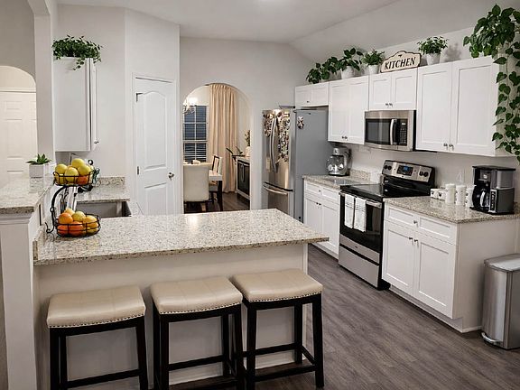 5th image of 22 Meadow Walk Ct