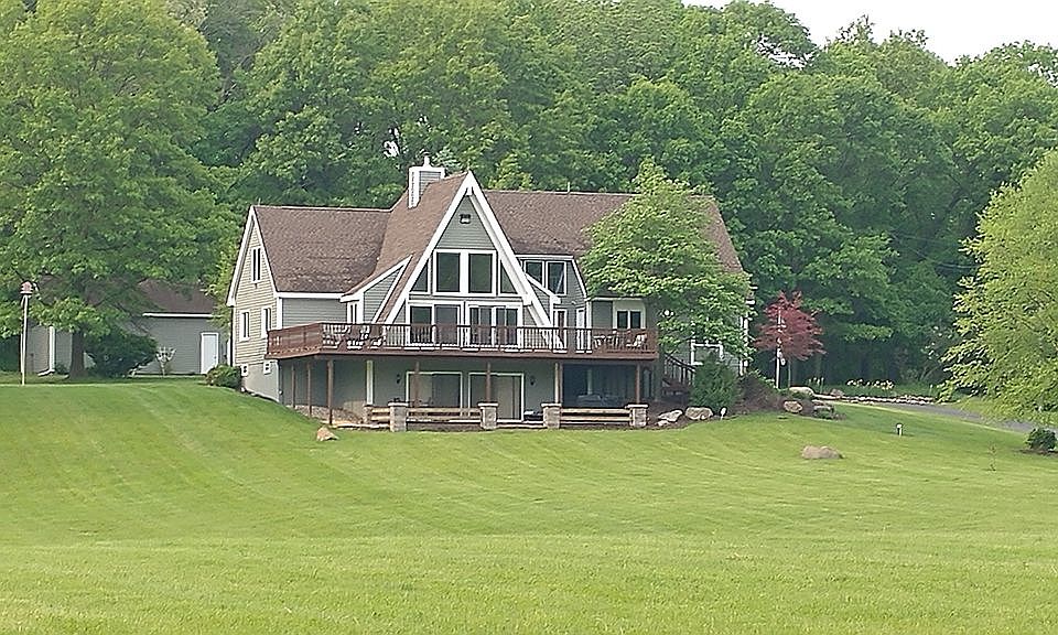 1st image of 1070 Holden Ave