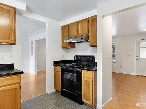 3rd image of 17423 155th Avenue SE