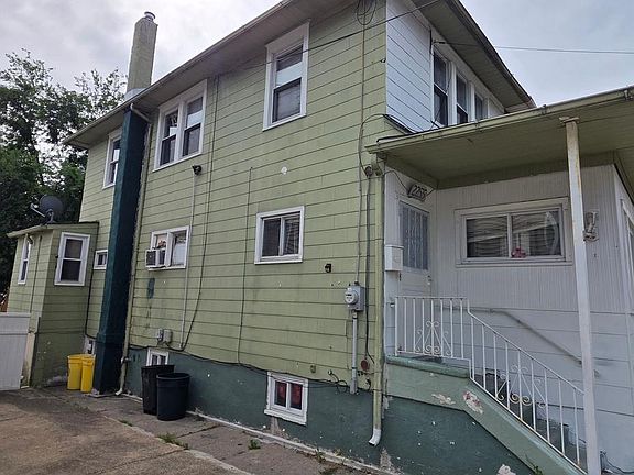 3rd image of 2255 41st St