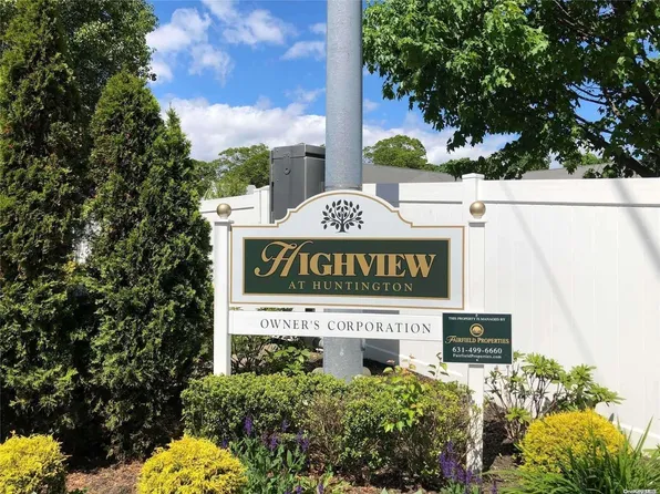 11 Biltmore Circle #11, Huntington Station, NY 11746