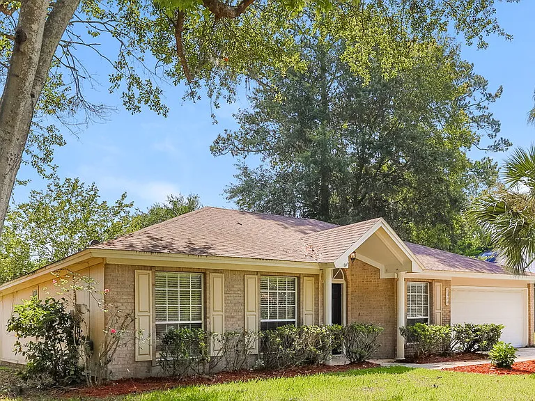 1903 Suwannee River Dr — Photo 3