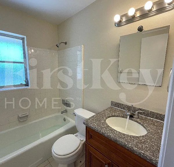4304 N Shore Dr — Photo 12