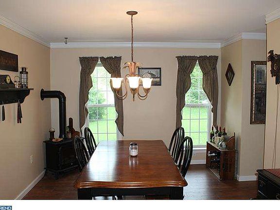 5th image of 171 Darlington Cir