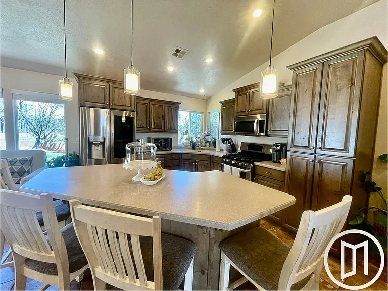 568 N 325 W — Photo 11