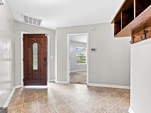 4th image of 102 Windemere Dr