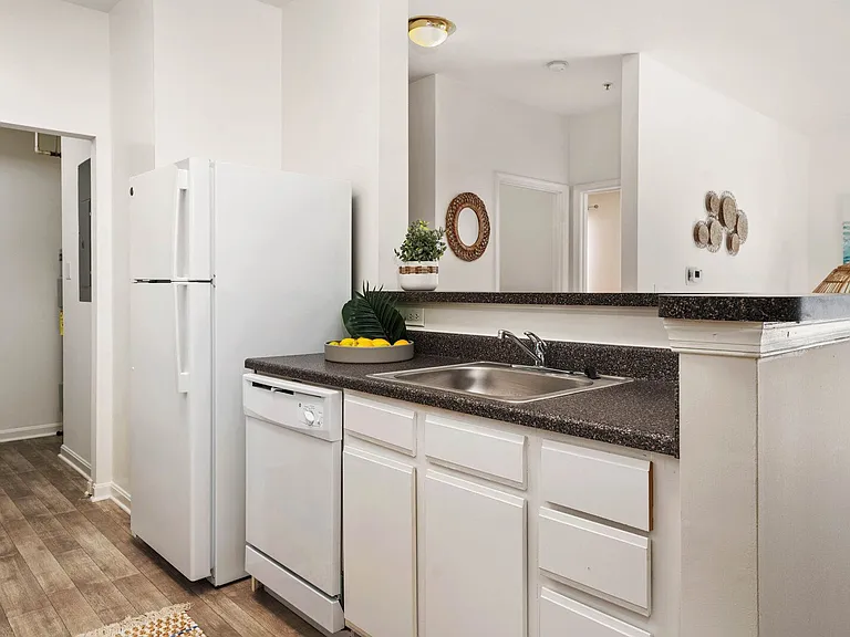 Marley Manor Luxury Apartment Homes — Photo 60
