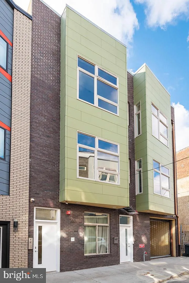 1 bed, 1.0 bath, 550 sqft, $1,300 — Photo 1