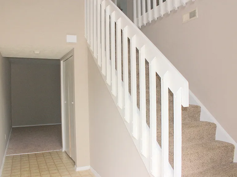 2465 Cross Village Dr — Photo 6