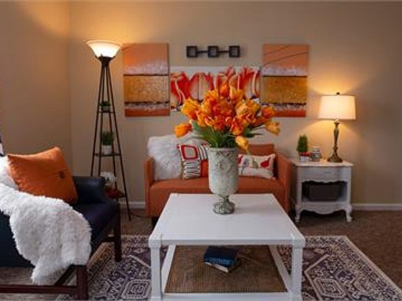 5th image of 123 N High St #303
