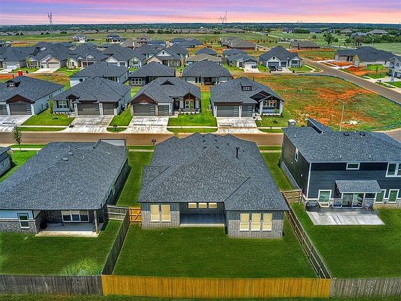 4th image of 8012 NW 151st Cir