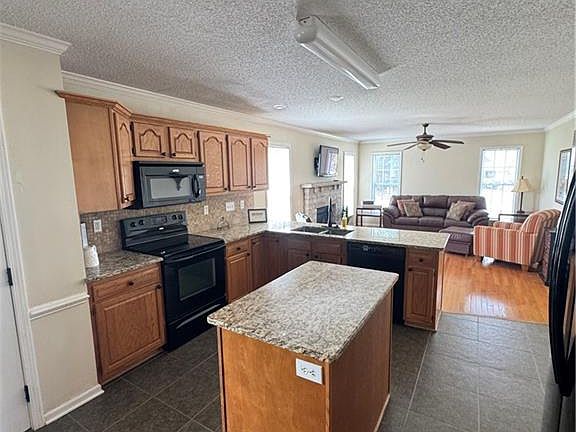 5th image of 2775 Union Grove Rd