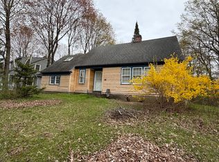 19 Upland Rd, Pittsfield, MA 01201
